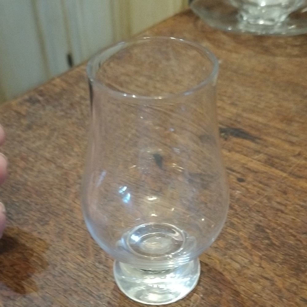 The glencairn Whisky Glass.  Hcshelf4